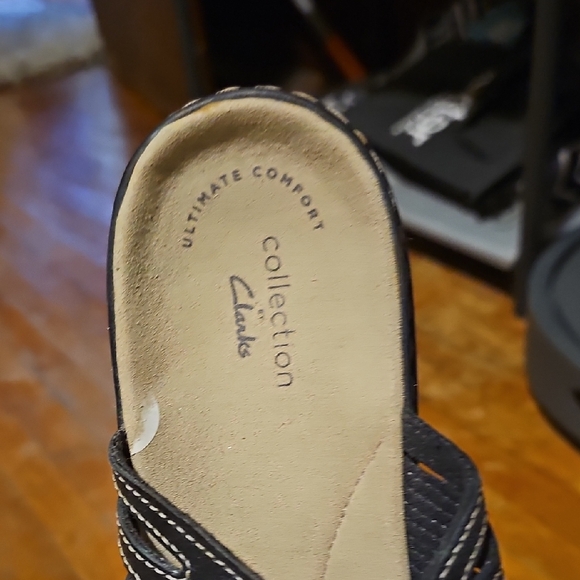 Collection B Black Comfort Sandals - Picture 3 of 3